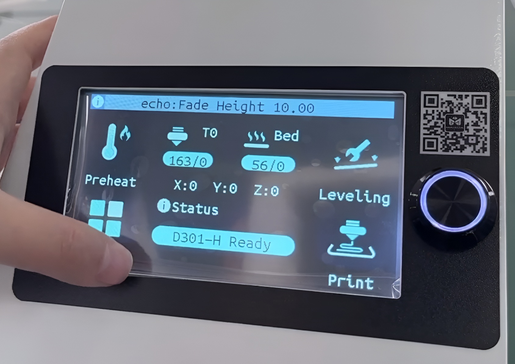 מסך תפעול פשוט וקל של מדפסת תלת מימד לשילוט