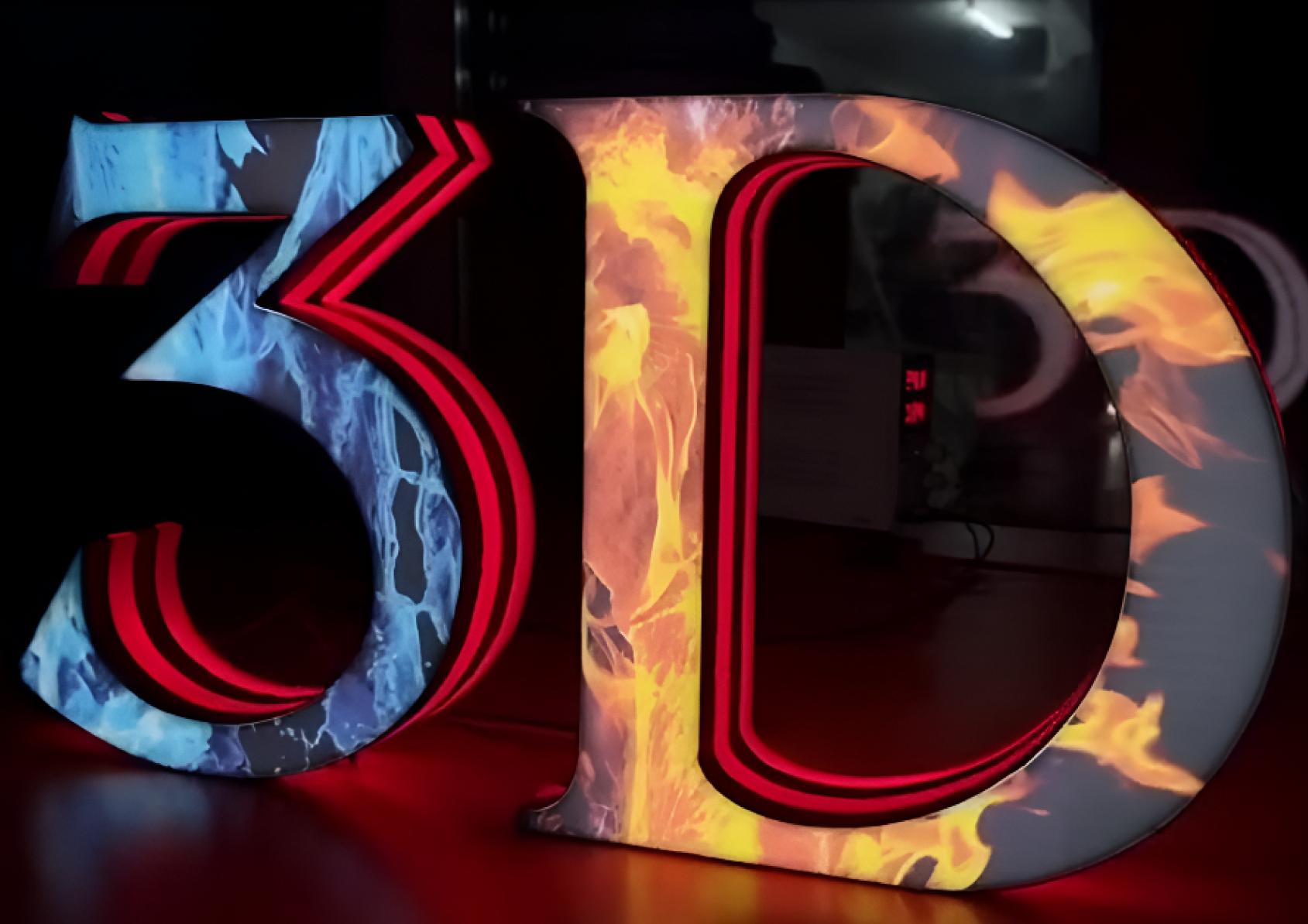 אותיות 3D מוארות שהודפסו במדפסת תלת מימד